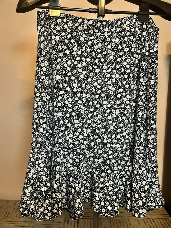 Dresses & Skirts - Navy-and-White Floral A-line Skirt with Mermaid-Style Hem-Chaps XL